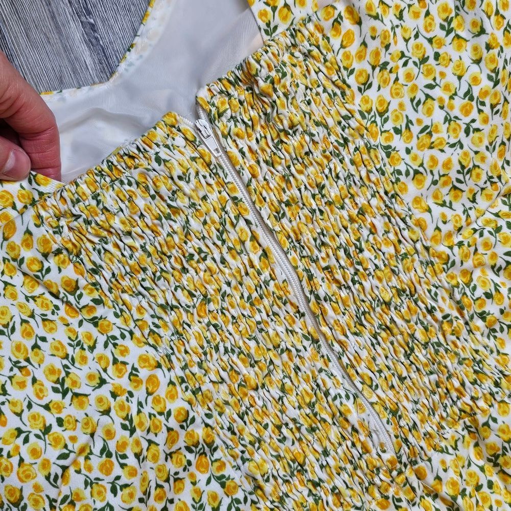 Vintage Yellow Sundress Size 10P Retro Pin-Up Cottage Rose Floral Ditsy Skater - Picture 8 of 9
